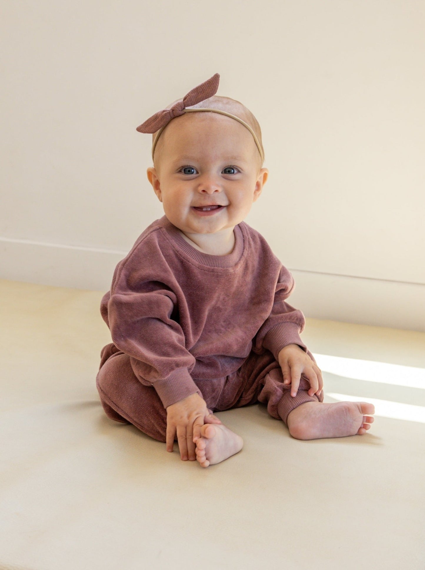 Quincy Mae Baby Plum Velvet Relaxed Sweatshirt & Sweatpants Set _QM094GIFF-P1152