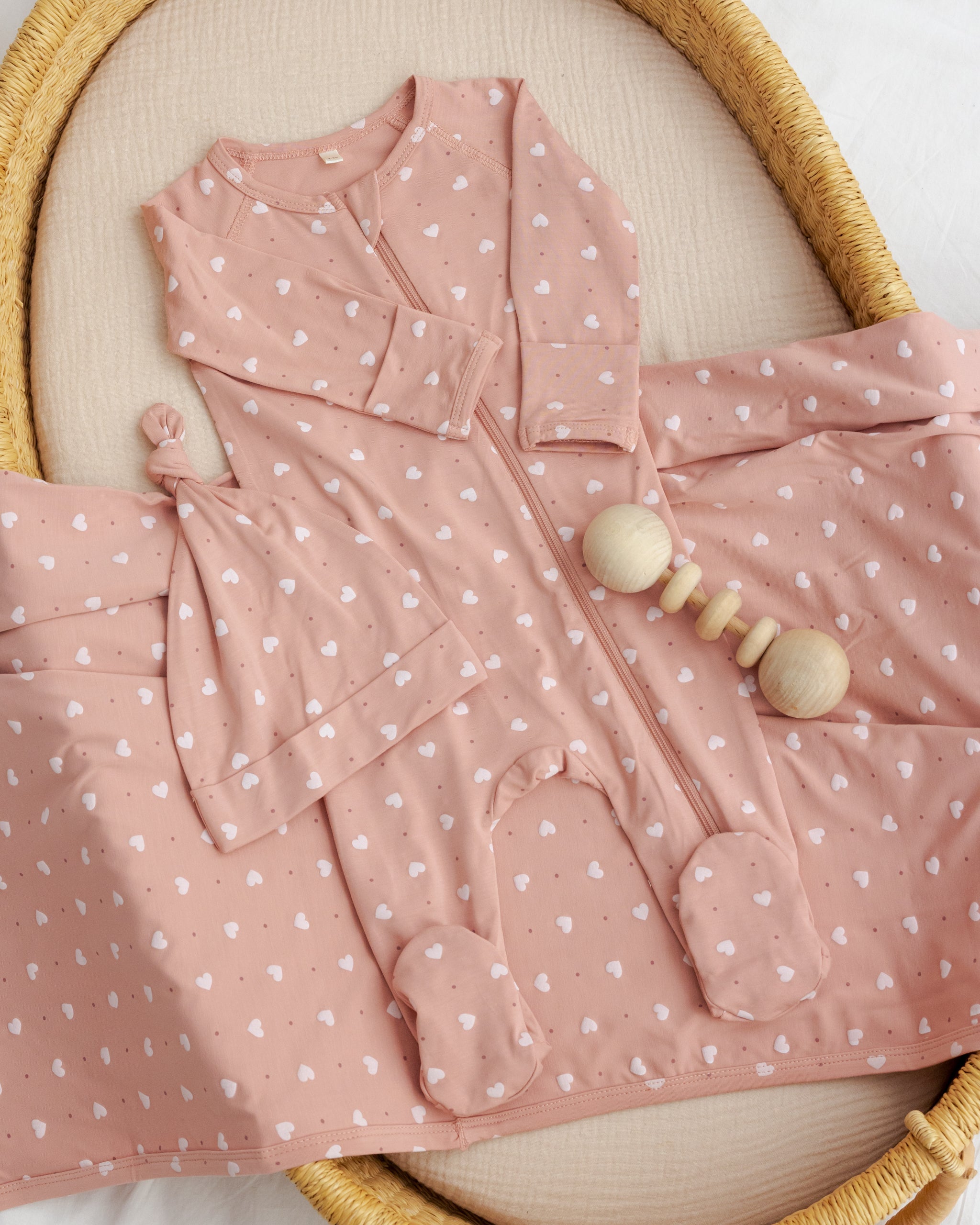 Quincy Mae Baby Pink Hearts Bamboo Zip Footie_ QM092CALW